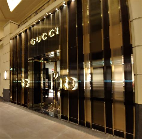 gucci bravern bellevue.